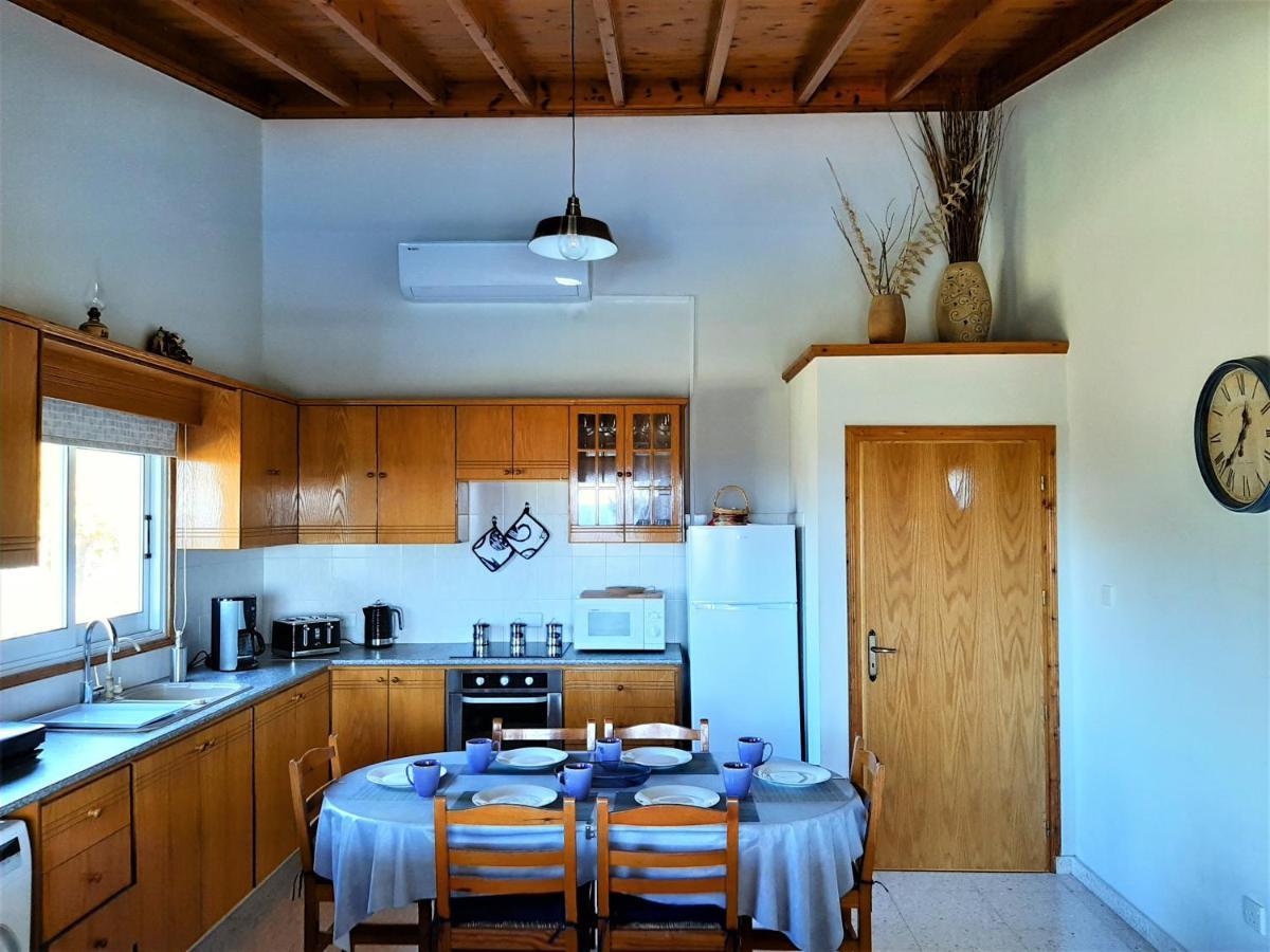 Villa Gavriel - Peyia Villa With Breathtaking Sea View, Peyia Villa With Private Pool, Secluded, Huge Outdoor Space, Mountain Views Eksteriør bilde
